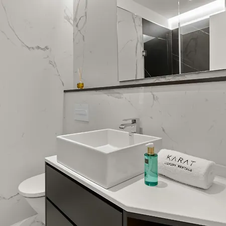 アパート 7 Luxury By Karat *