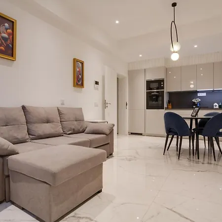 7 Luxury By Karat 圣克鲁斯-德特内里费