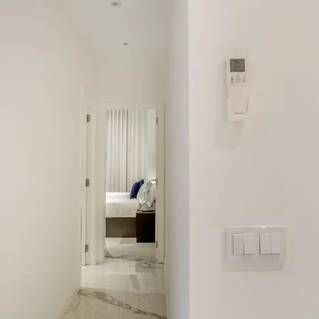 7 Luxury By Karat *