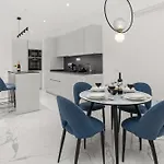 شقة 7 Luxury By Karat