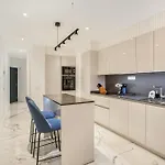 7 Luxury By Karat شقة *