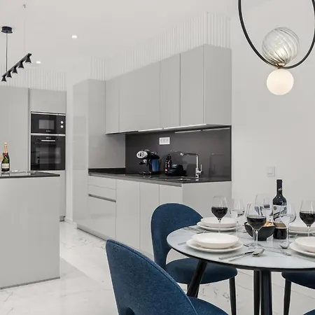 7 Luxury By Karat Apartman